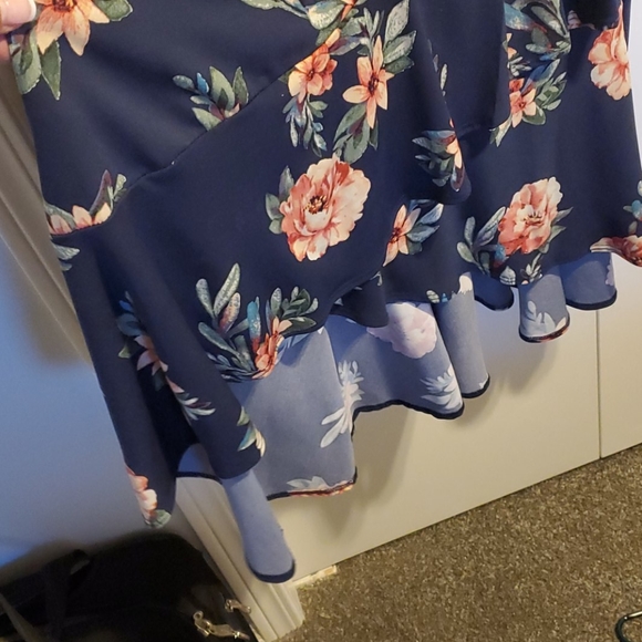 Dress - Picture 3 of 6